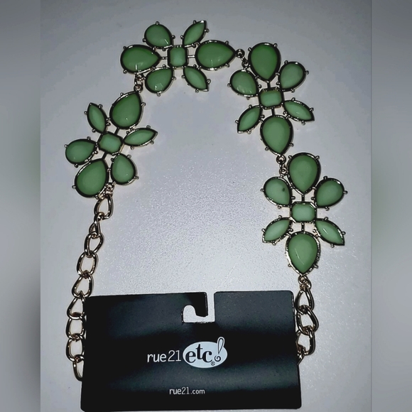 RUE21 Elegant Floral Necklace in Mint Green NWT - Picture 2 of 7